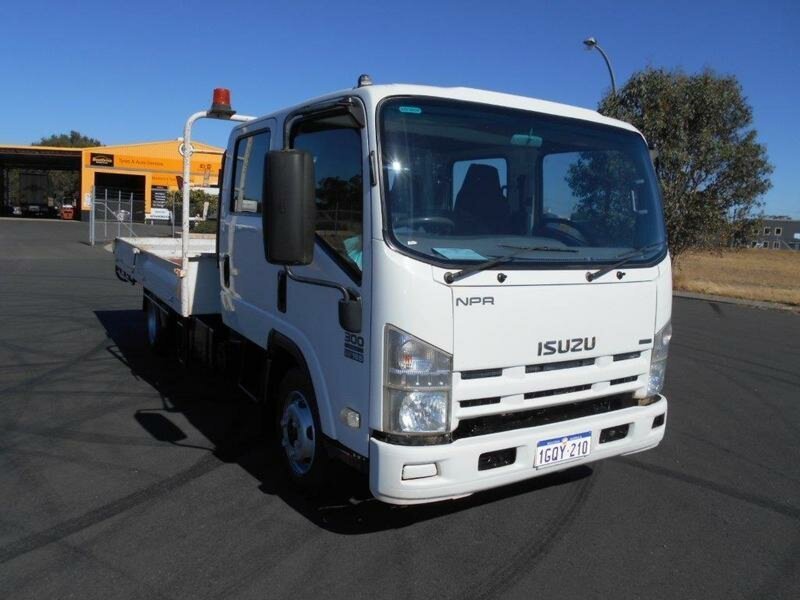 Freightliner Of Nh >> 2008 Isuzu Npr 300 Crew Nh White For Sale At Bunbury Freightliner Of Nh >> 2008 Isuzu Npr 300 Crew Nh White For Sale At Bunbury