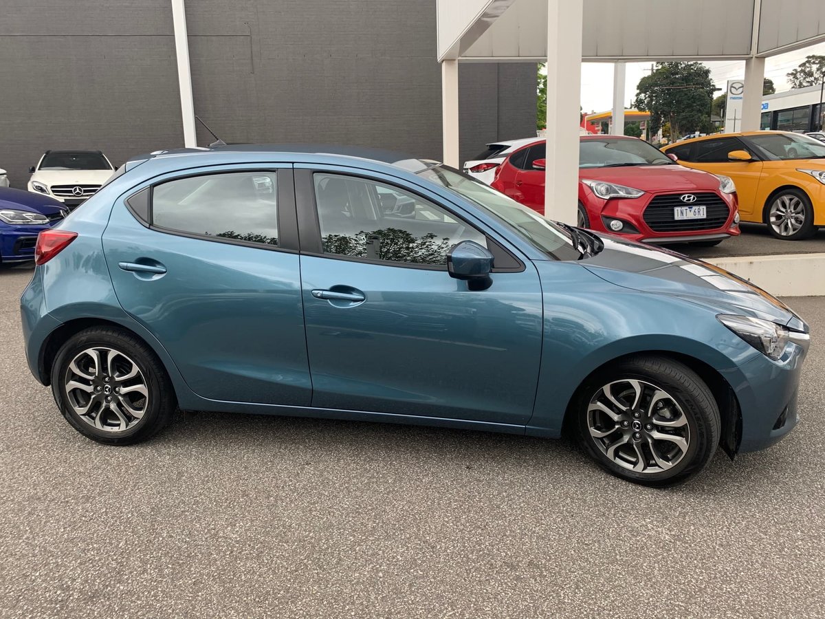 Mazda 2 dj