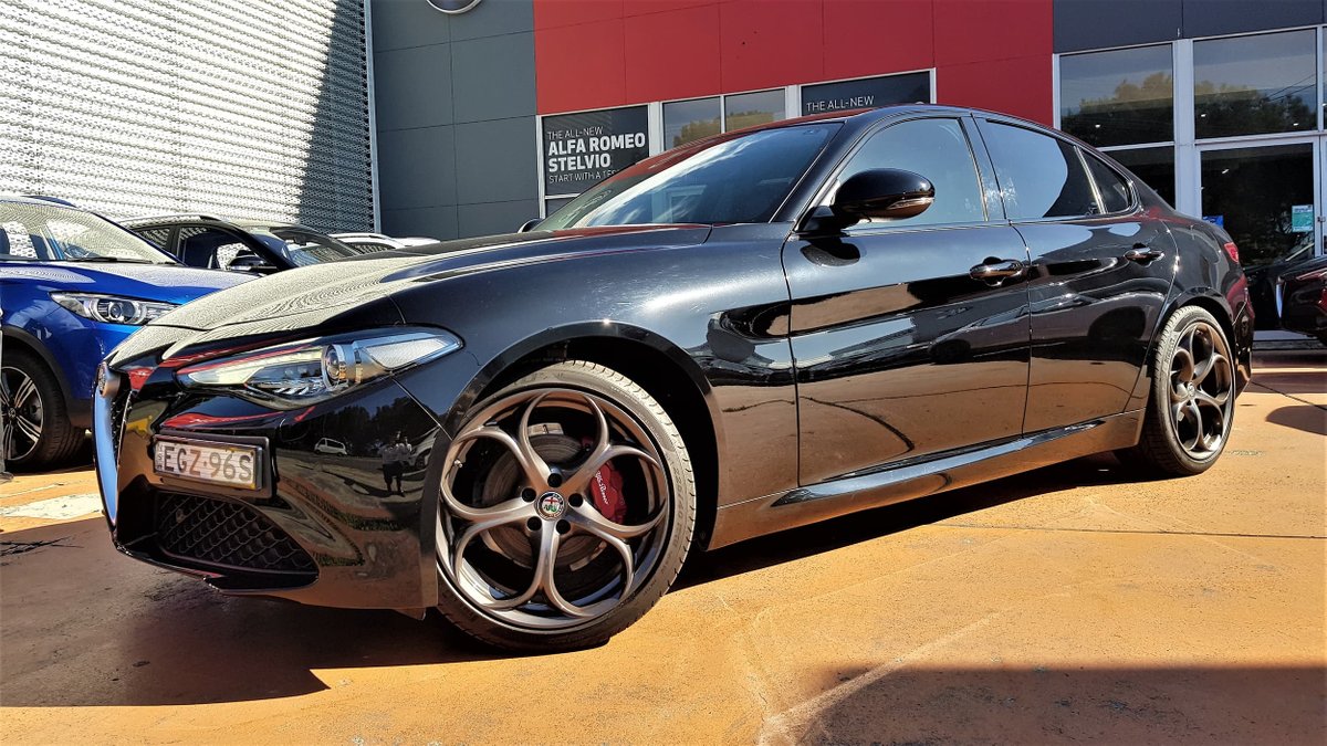 Alfa romeo black