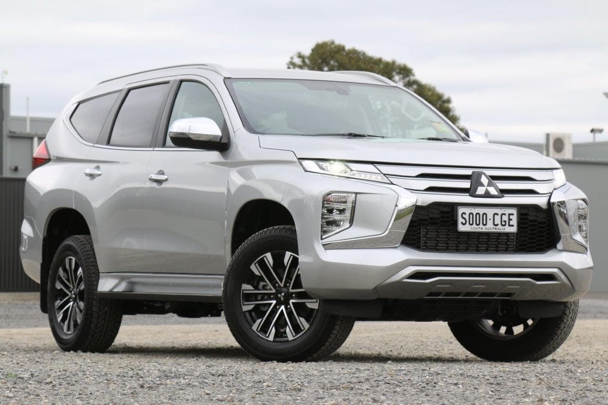 Mitsubishi pajero sport 2020