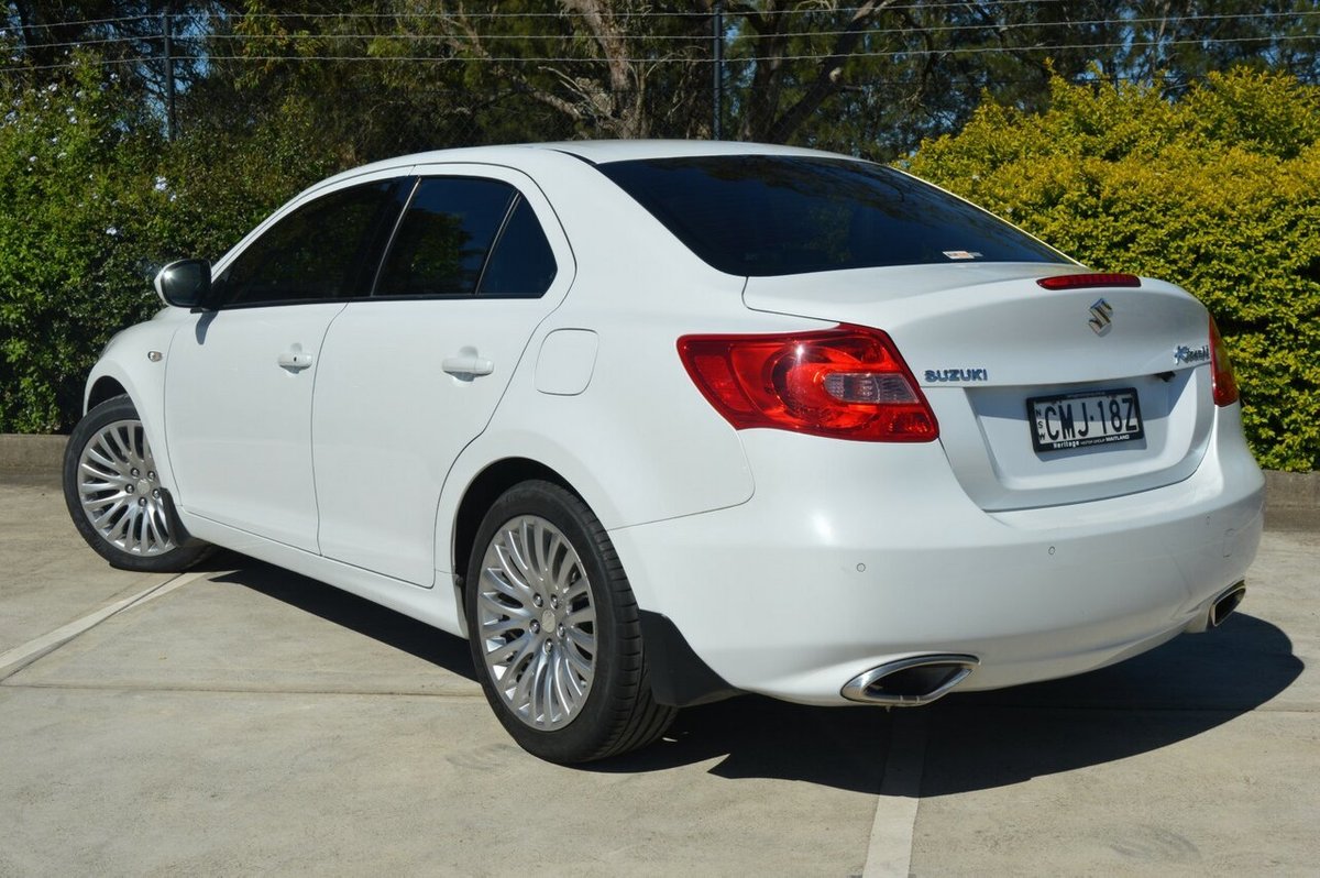 Suzuki kizashi 2012