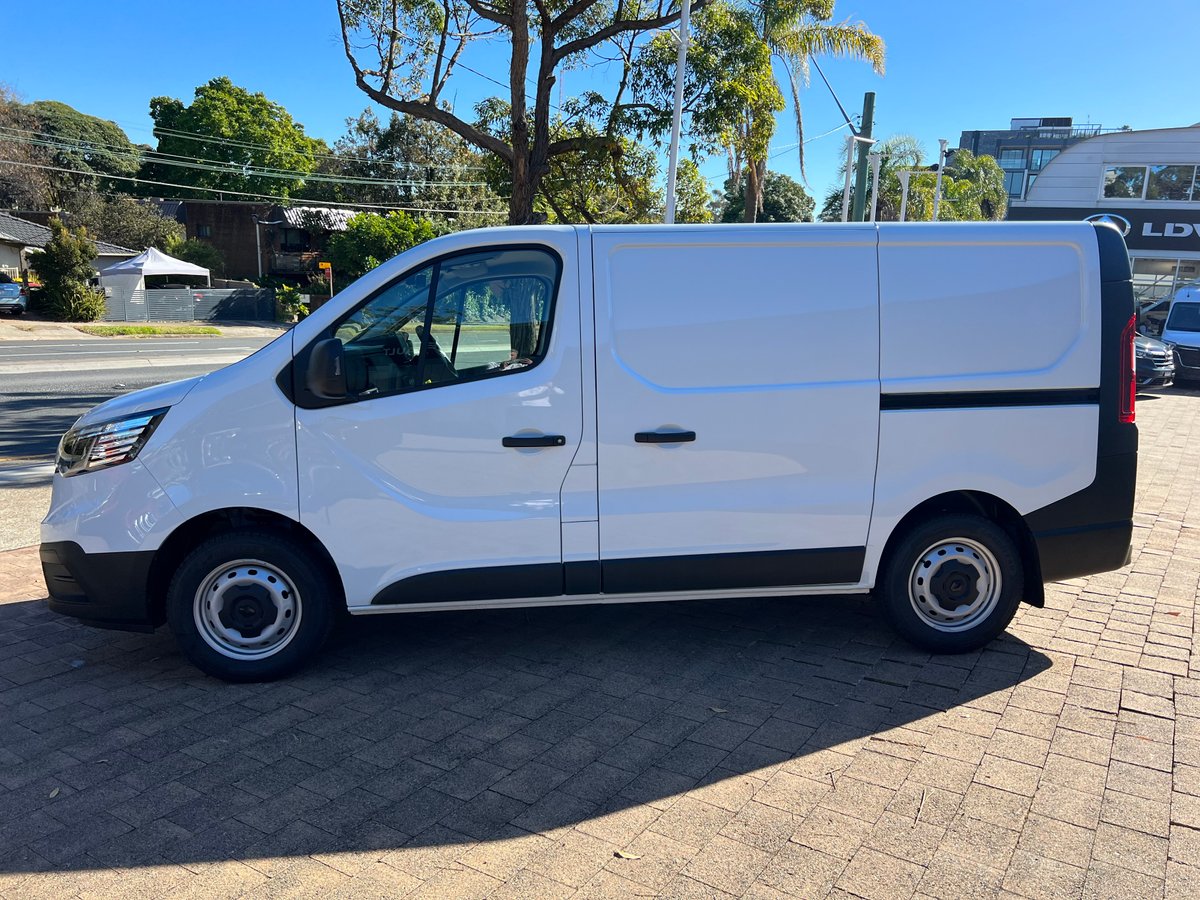 swb renault trafic