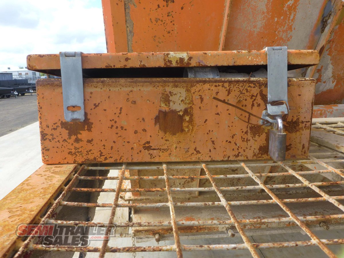 1980 Abeson Lime Spreader DOG Trailer For Sale in Epsom, Bendigo Semi