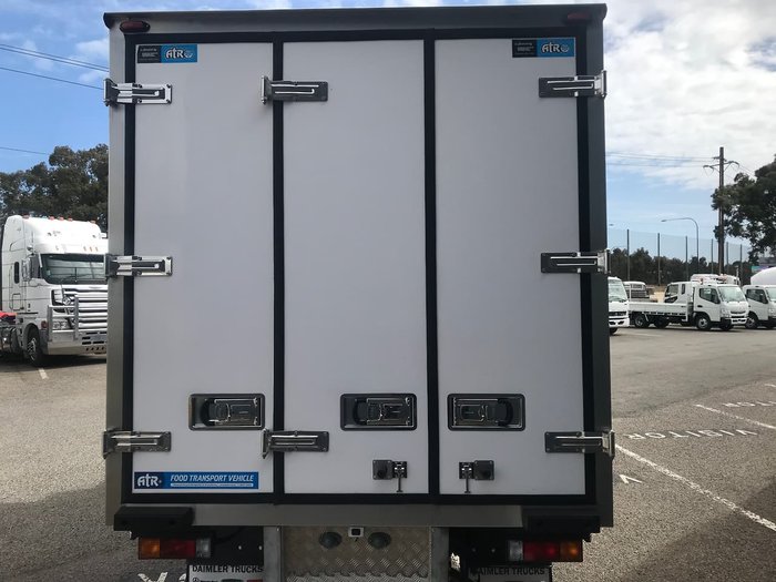 2019 FUSO CANTER 515 WIDE CAB REFRIGERATED White