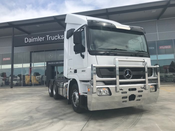 2012 Mercedes Benz 2648 LOW ROOF SLEEPER WHITE