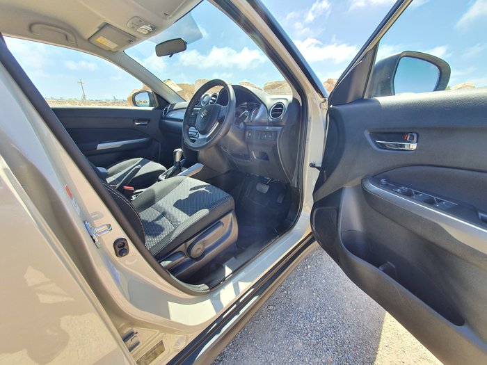 2019 Suzuki Vitara LY Series II Beige