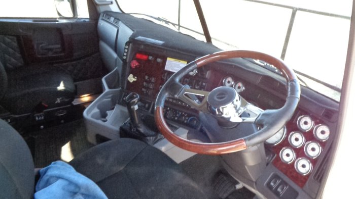 0 Freightliner Argosy White