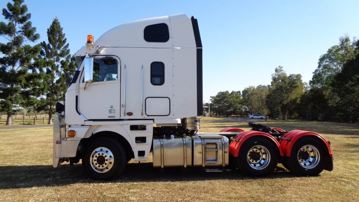 0 Freightliner Argosy White
