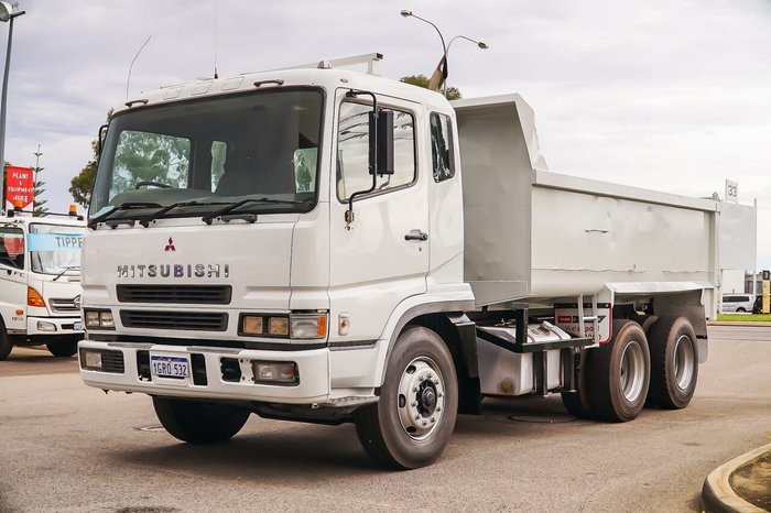 2001 Mitsubishi FV 6X4