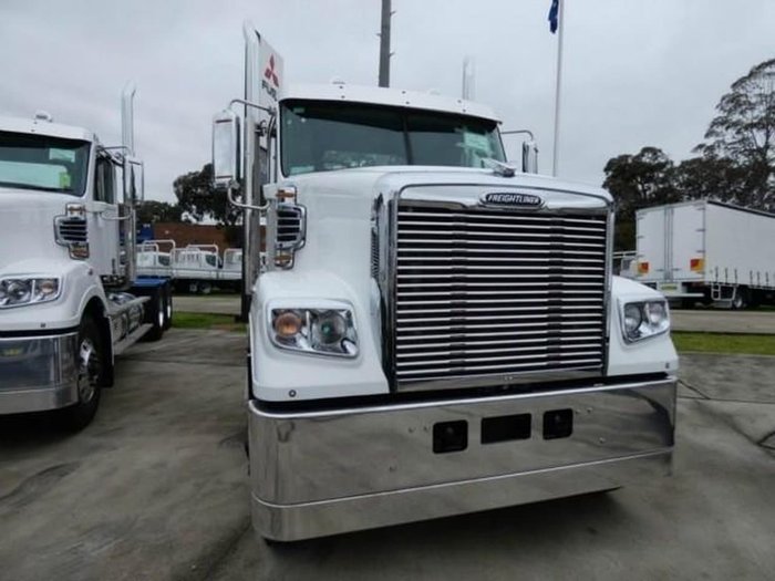 2018 FREIGHTLINER CORONADO 114 null null White