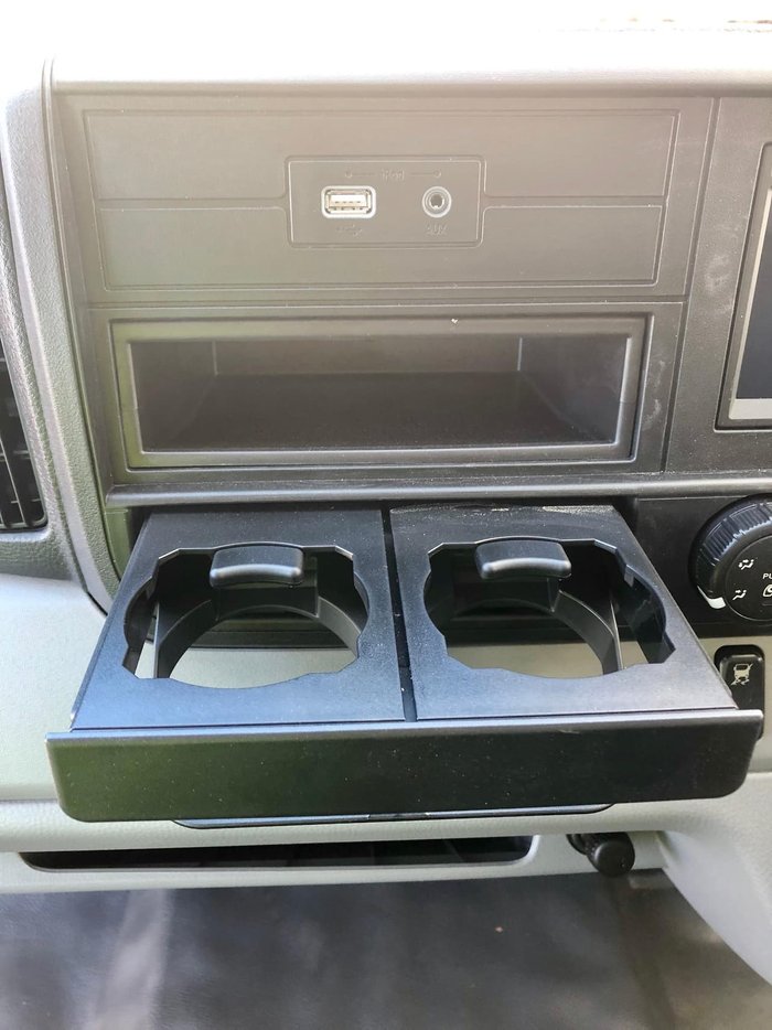 2019 FUSO CANTER 615 FEA61BR3SFAC null null White