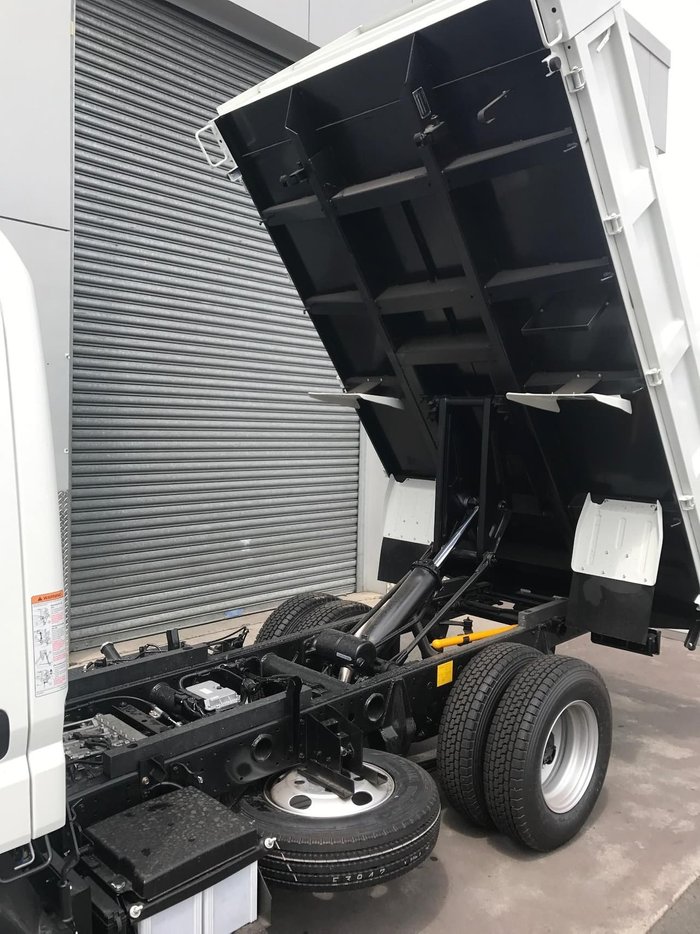 2019 FUSO CANTER 615 FEA61BR3SFAC null null White