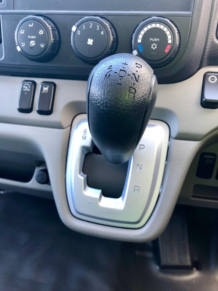 2019 FUSO CANTER 615 FEA61BR3SFAC null null White