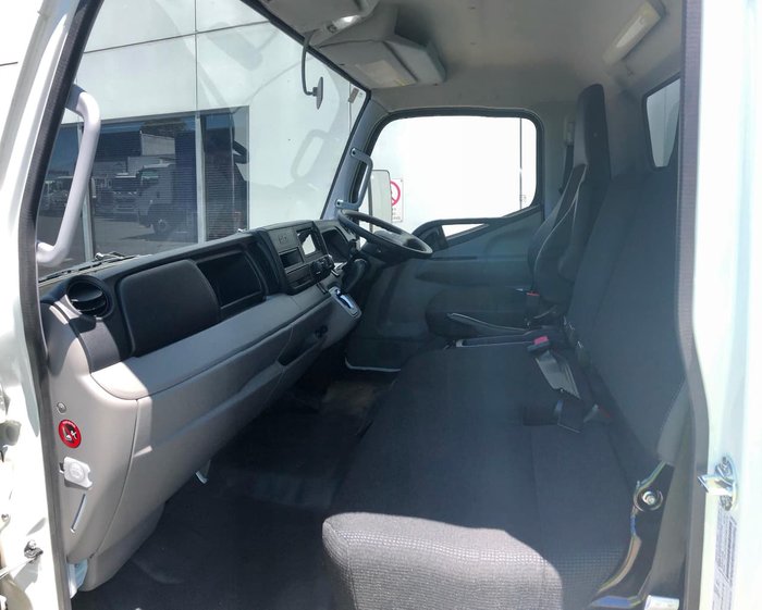2019 FUSO CANTER 615 FEA61BR3SFAC null null White
