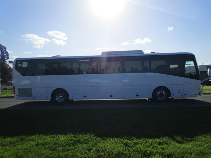 2014 YUTONG 51 SEATER RECLINER SEATS null null WHITE