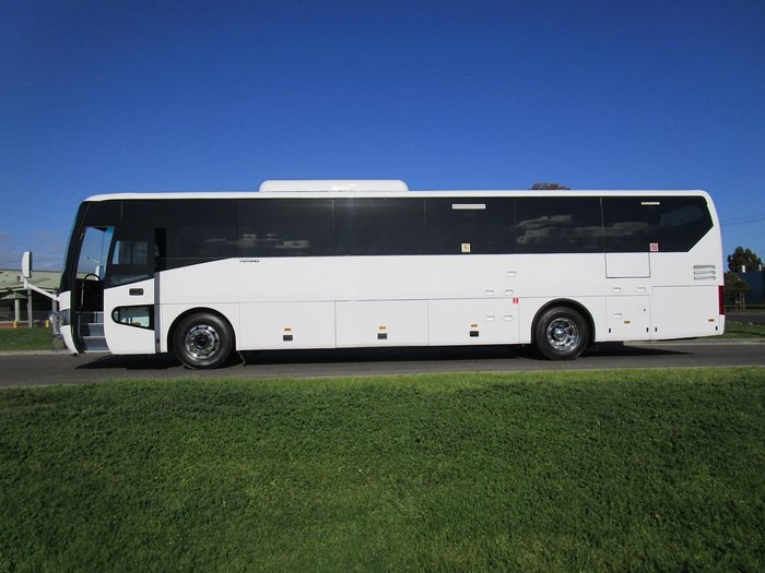 2014 YUTONG 51 SEATER RECLINER SEATS null null WHITE