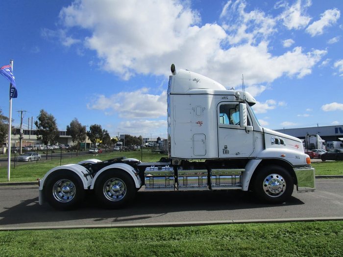 2012 FREIGHTLINER CENTURY C(S/T)112 PTO HYD null null white
