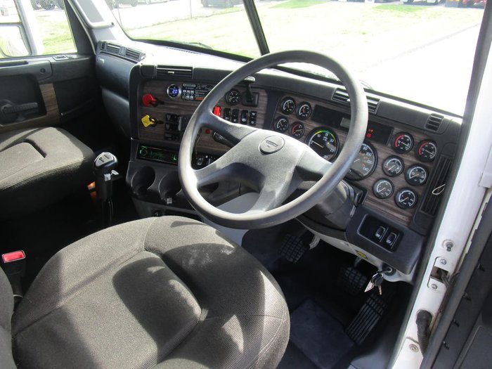 2012 FREIGHTLINER CENTURY C(S/T)112 PTO HYD null null white