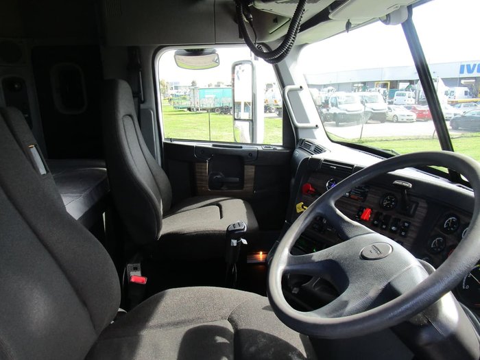 2012 FREIGHTLINER CENTURY C(S/T)112 PTO HYD null null white