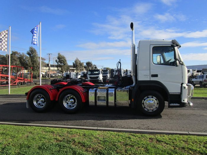 2011 VOLVO FM13 null null WHITE
