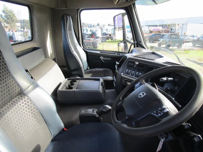 2011 VOLVO FM13 null null WHITE