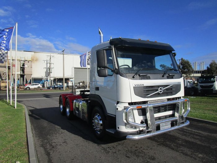 2011 VOLVO FM13 null null WHITE