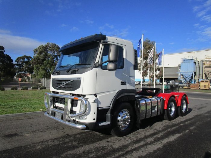 2011 VOLVO FM13 null null WHITE