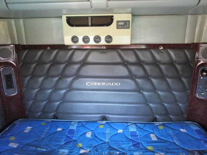 2013 FREIGHTLINER CORONADO CORONADO 112 SD null null GREEN