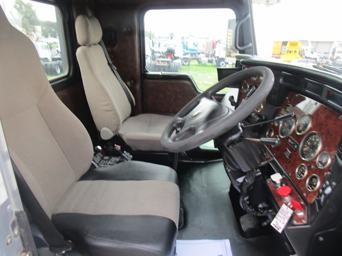 2010 KENWORTH T402 NIL K'S ON ENGINE REBUILD null null WHITE