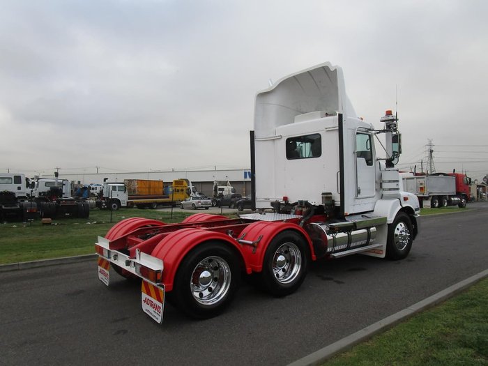 2010 KENWORTH T402 NIL K'S ON ENGINE REBUILD null null WHITE