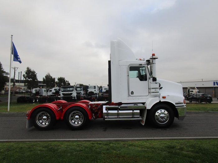 2010 KENWORTH T402 NIL K'S ON ENGINE REBUILD null null WHITE