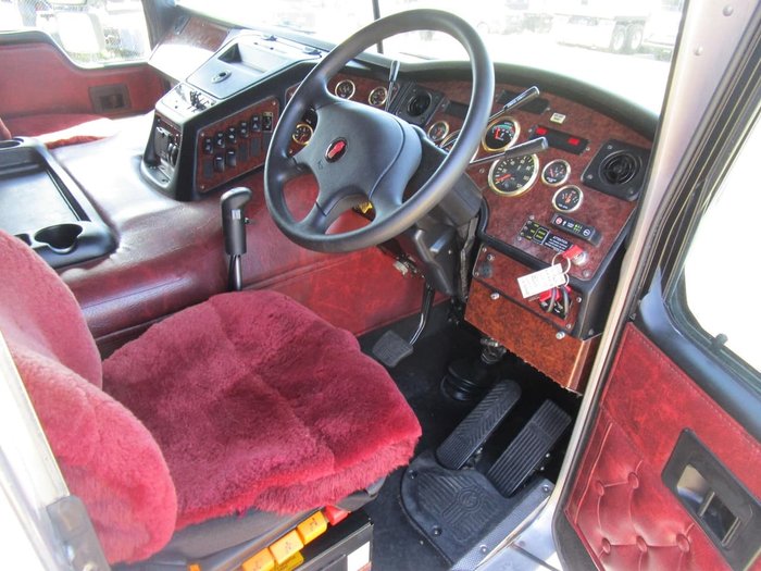 2009 KENWORTH K108 null null WHITE