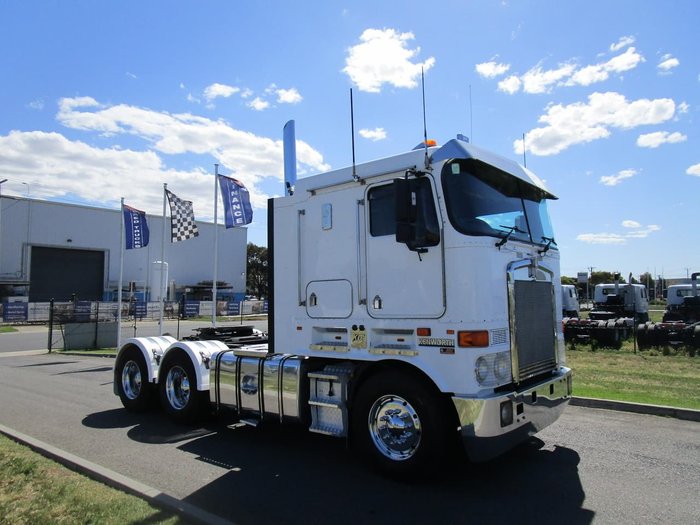 2009 KENWORTH K108 null null WHITE