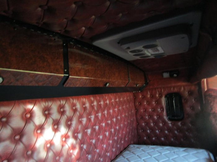 2009 KENWORTH K108 null null WHITE