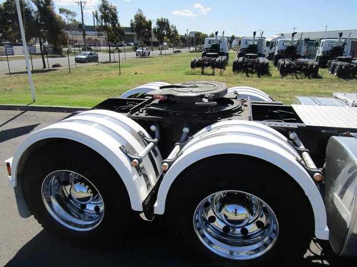 2009 KENWORTH K108 null null WHITE