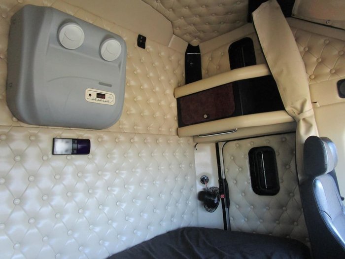 2011 KENWORTH K200 null null WHITE