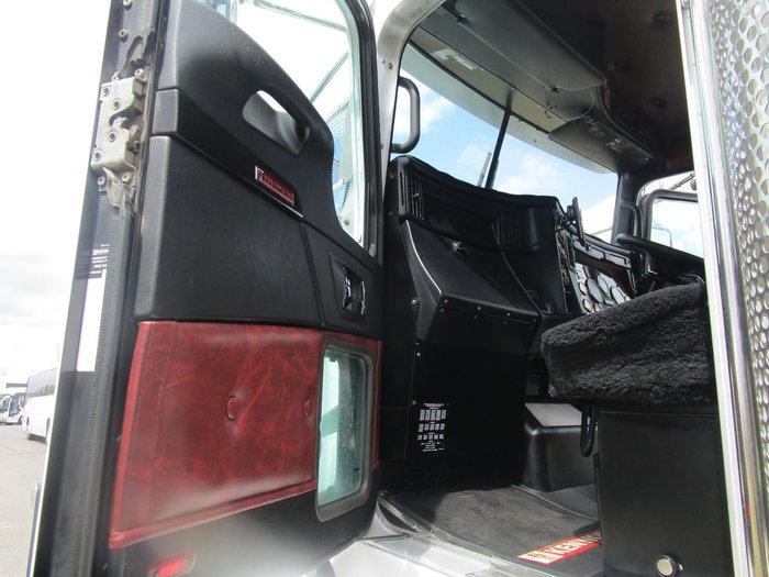 2013 KENWORTH T403 DAY CAB null null WHITE