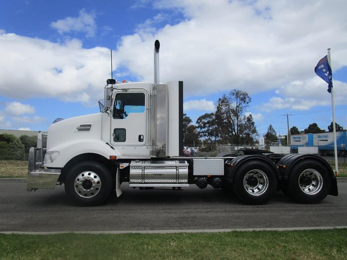 2013 KENWORTH T403 DAY CAB null null WHITE