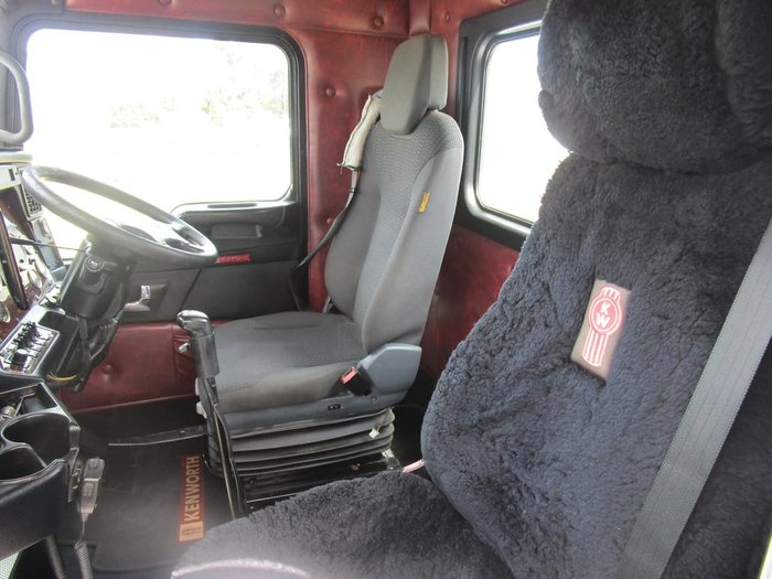 2013 KENWORTH T403 DAY CAB null null WHITE