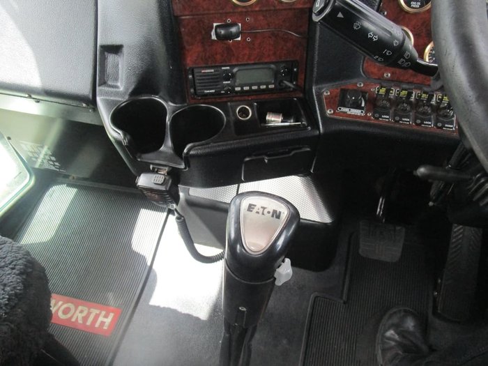 2013 KENWORTH T403 DAY CAB null null WHITE