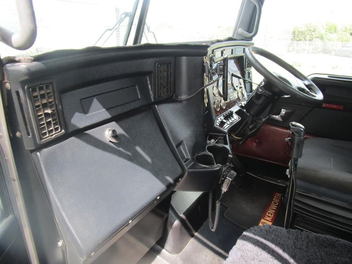 2013 KENWORTH T403 DAY CAB null null WHITE