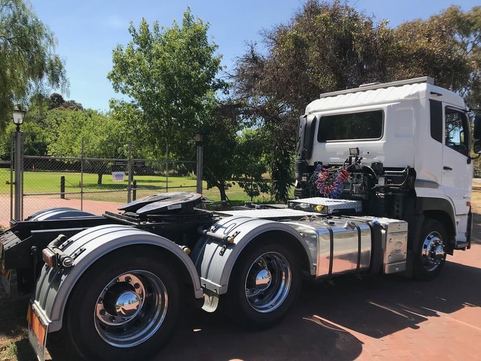 2016 UD GW 26 420 QUON null null White