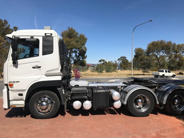 2016 UD GW 26 420 QUON null null White