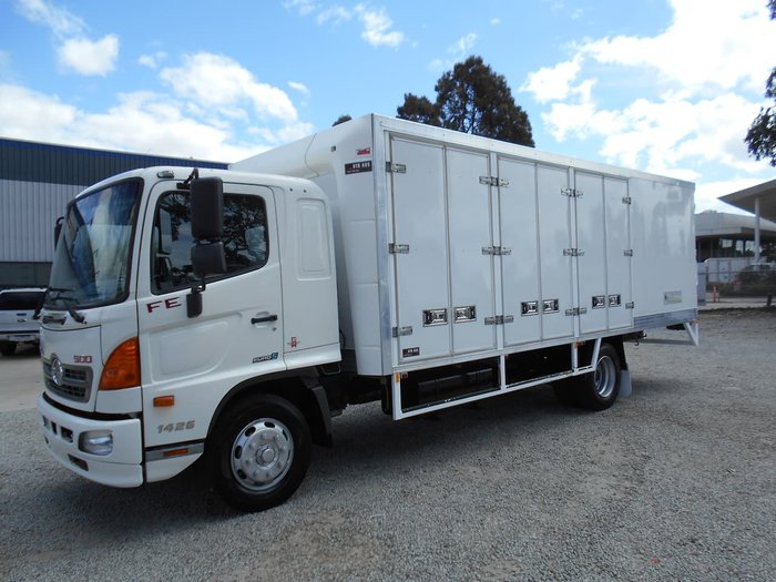 2015 HINO FE 1426 - 500 SERIES null null White