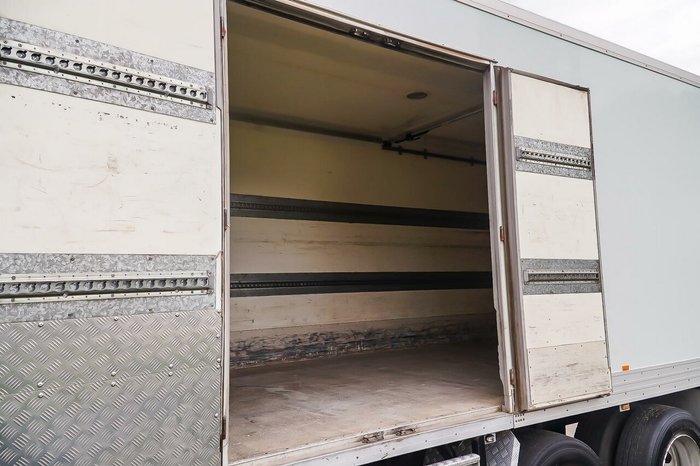 2009 Mitsubishi Fighter