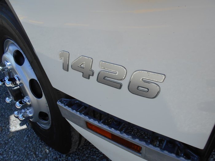 2016 HINO FE 1426 null null White