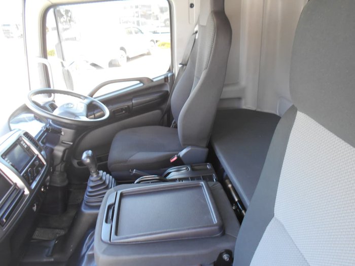 2016 HINO FE 1426 null null White