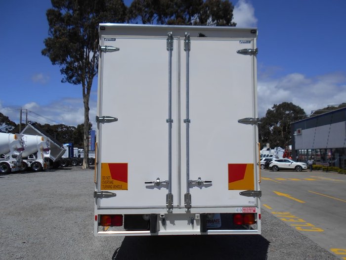 2016 HINO FE 1426 null null White