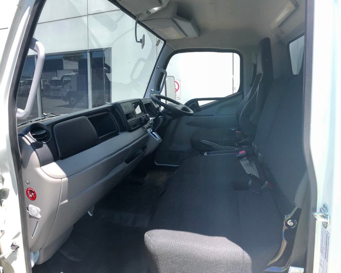 2019 FUSO CANTER 515 null null White
