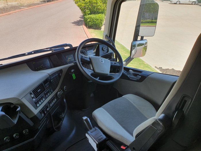 2015 Volvo FH540 GLOBETROTTER WHITE